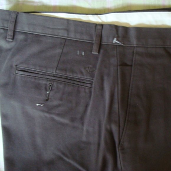 NWOT DOCKERS STRAIGHT FIT FLAT FRONT DARK BROWN PANTS SZ 34X29 - Picture 1 of 16